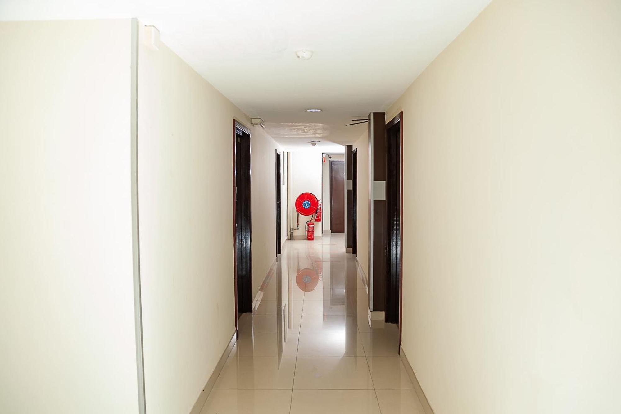 Super Oyo 90055 Mansion Inn Sibu Extérieur photo