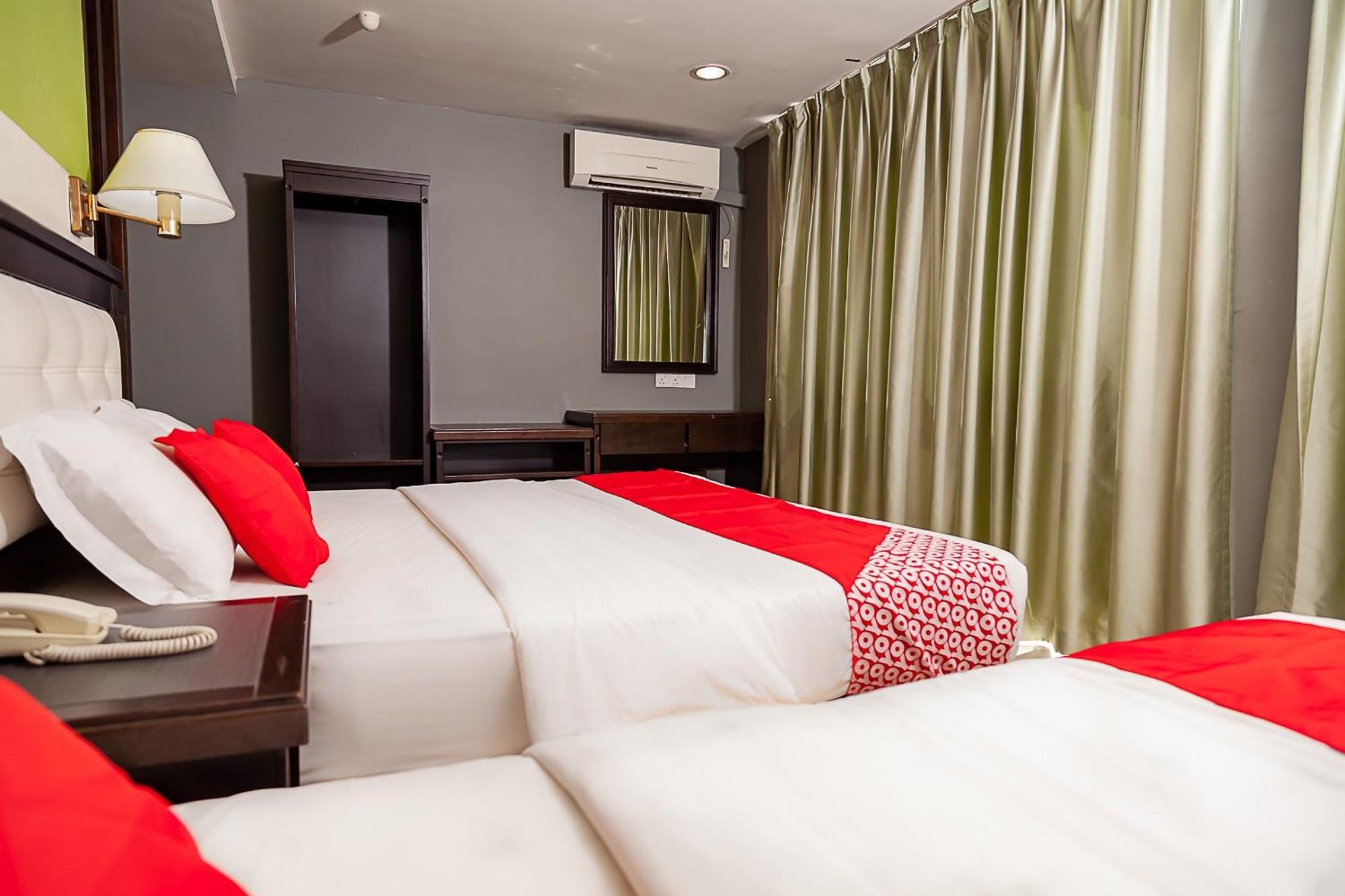 Super Oyo 90055 Mansion Inn Sibu Extérieur photo