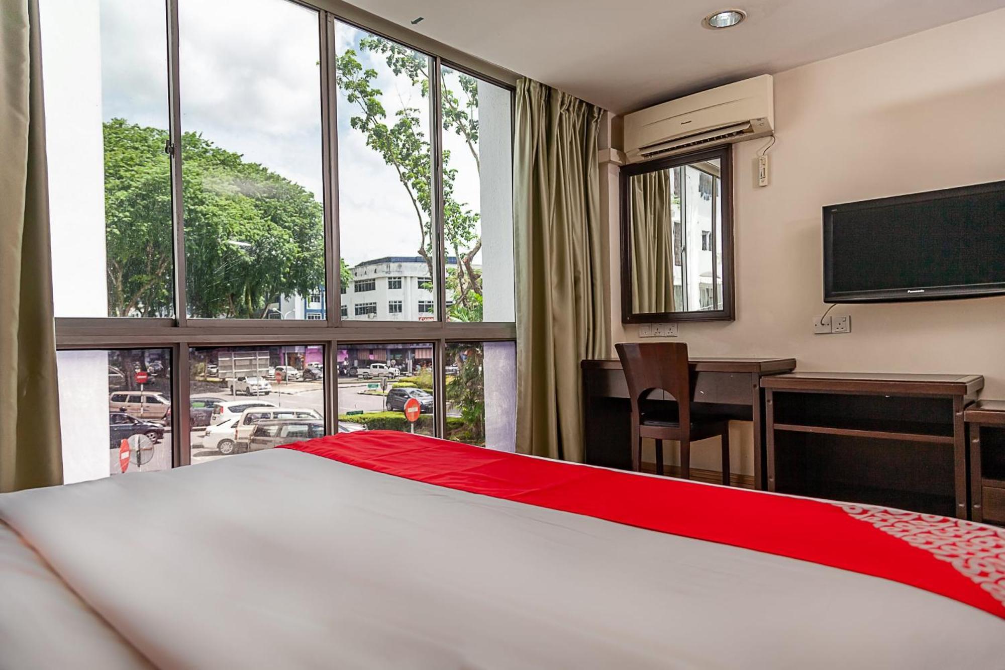 Super Oyo 90055 Mansion Inn Sibu Extérieur photo