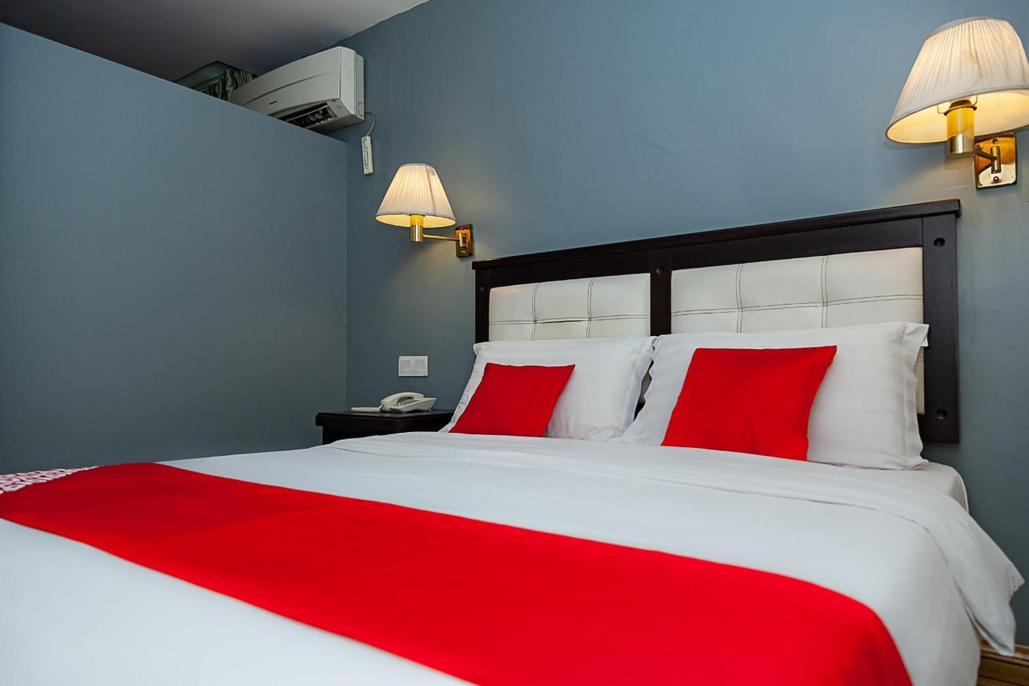 Super Oyo 90055 Mansion Inn Sibu Extérieur photo