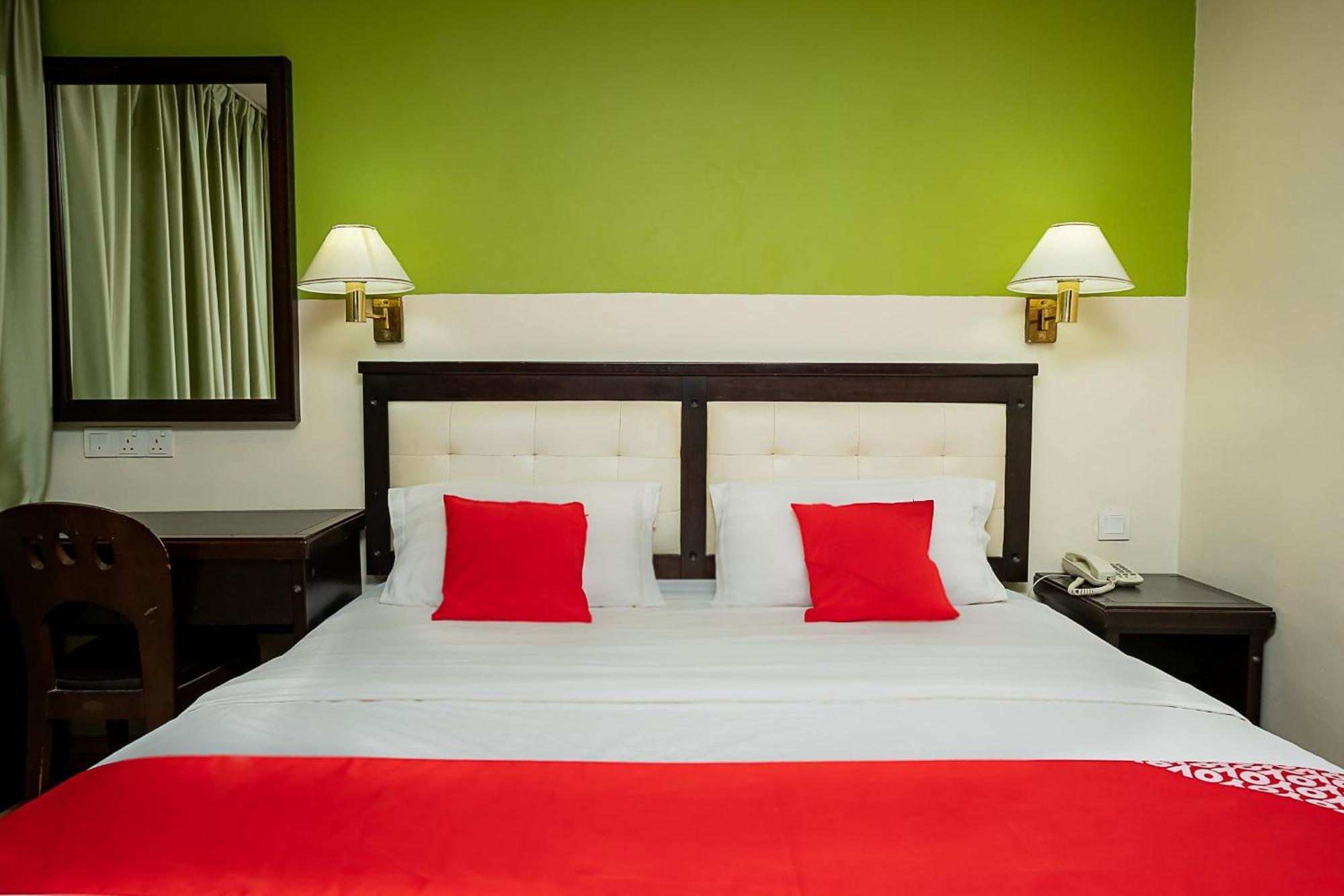 Super Oyo 90055 Mansion Inn Sibu Extérieur photo
